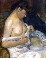 Bild:Woman Removing Her Shirt